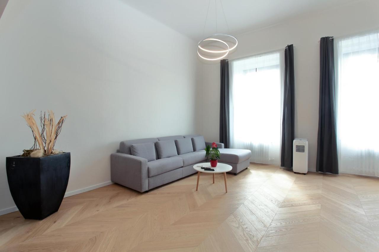 The Apartment House - Mezibranska ปราก ภายนอก รูปภาพ