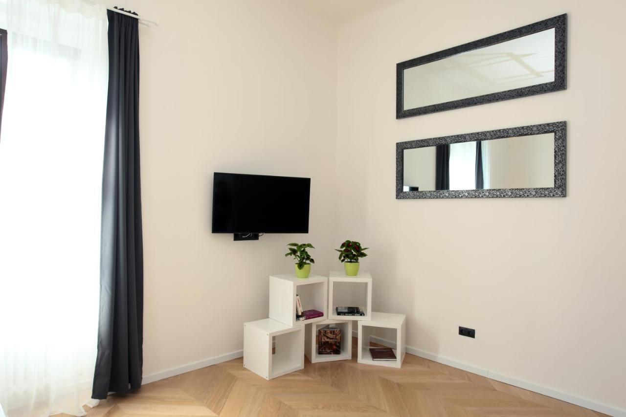The Apartment House - Mezibranska ปราก ภายนอก รูปภาพ